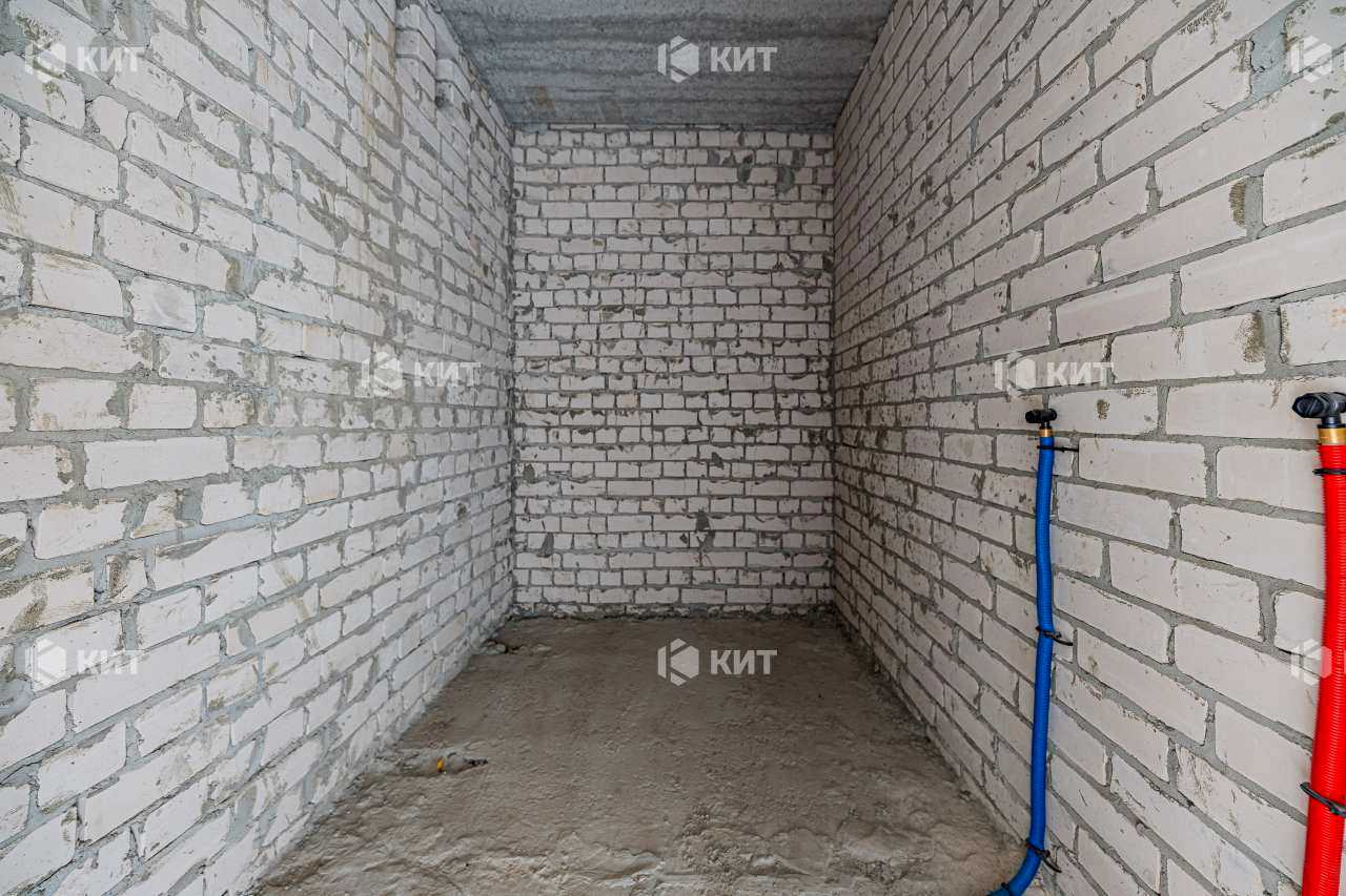 1872666010401976