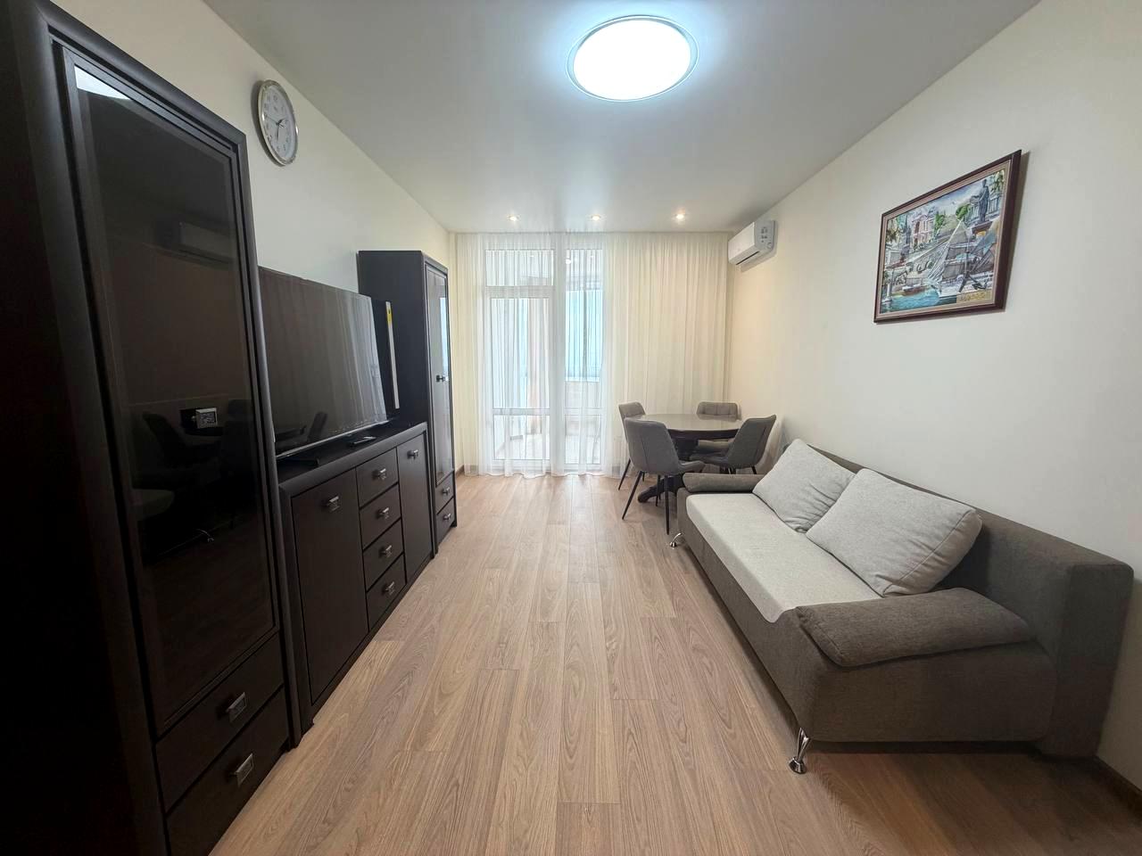 1872667515408624