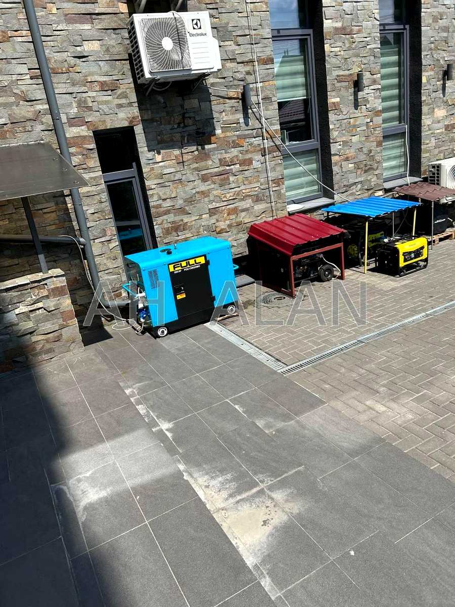 1872668865093137