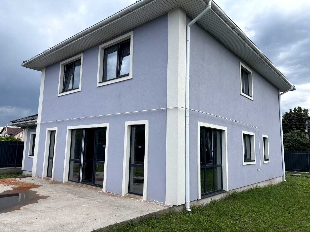 1872670755208318