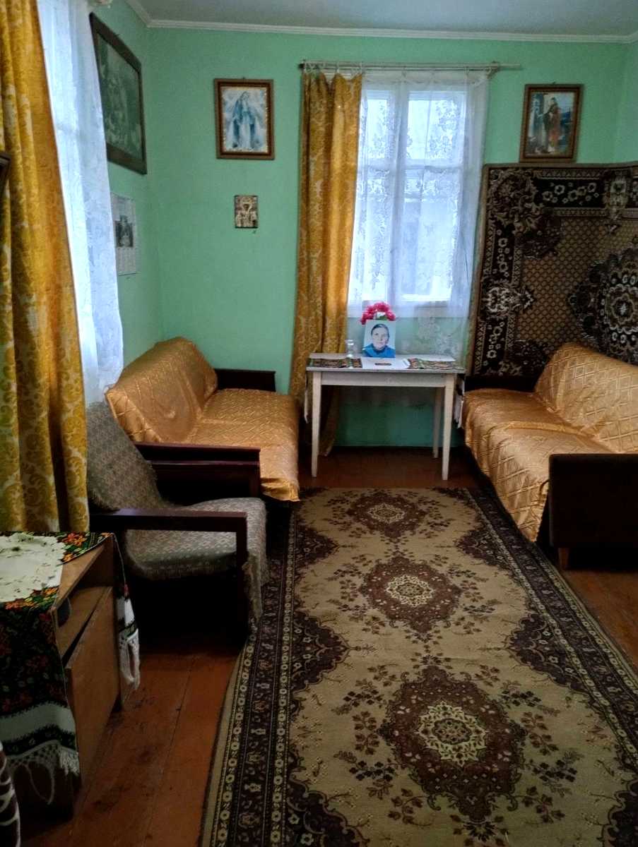 1872672834329956