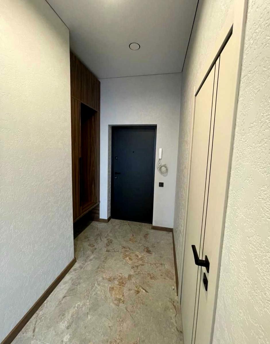1872673997755217