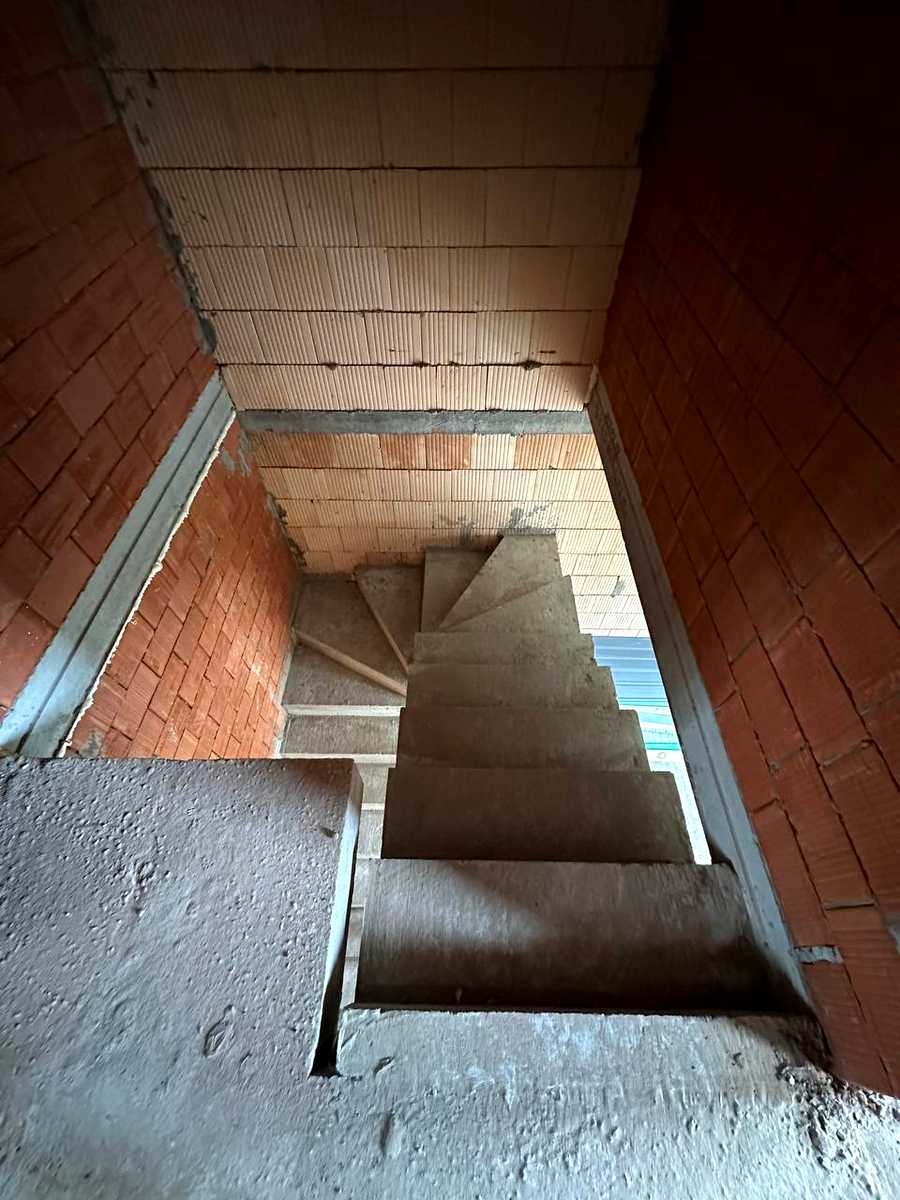 1872678227350652