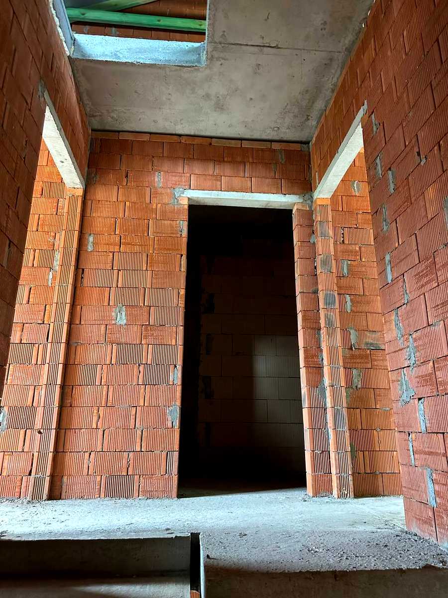 1872678228374078