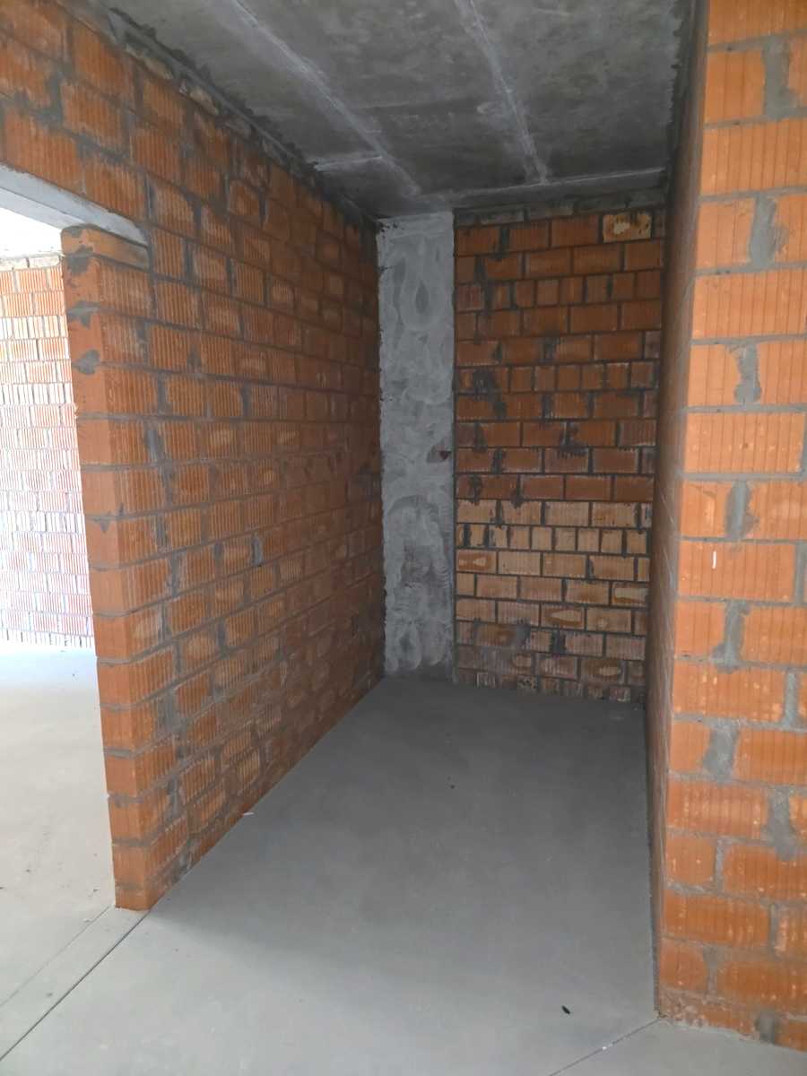 1872686198015443