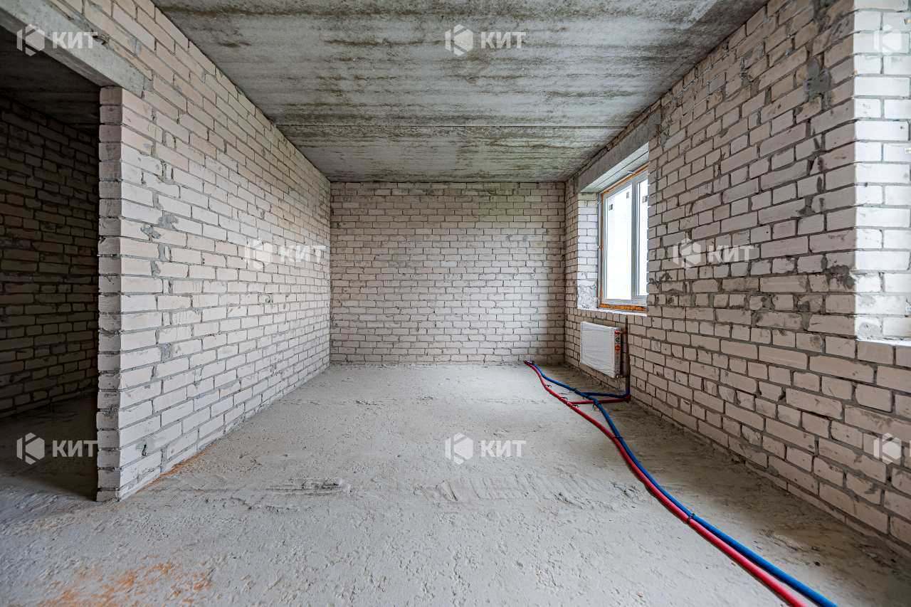 1872686854724358