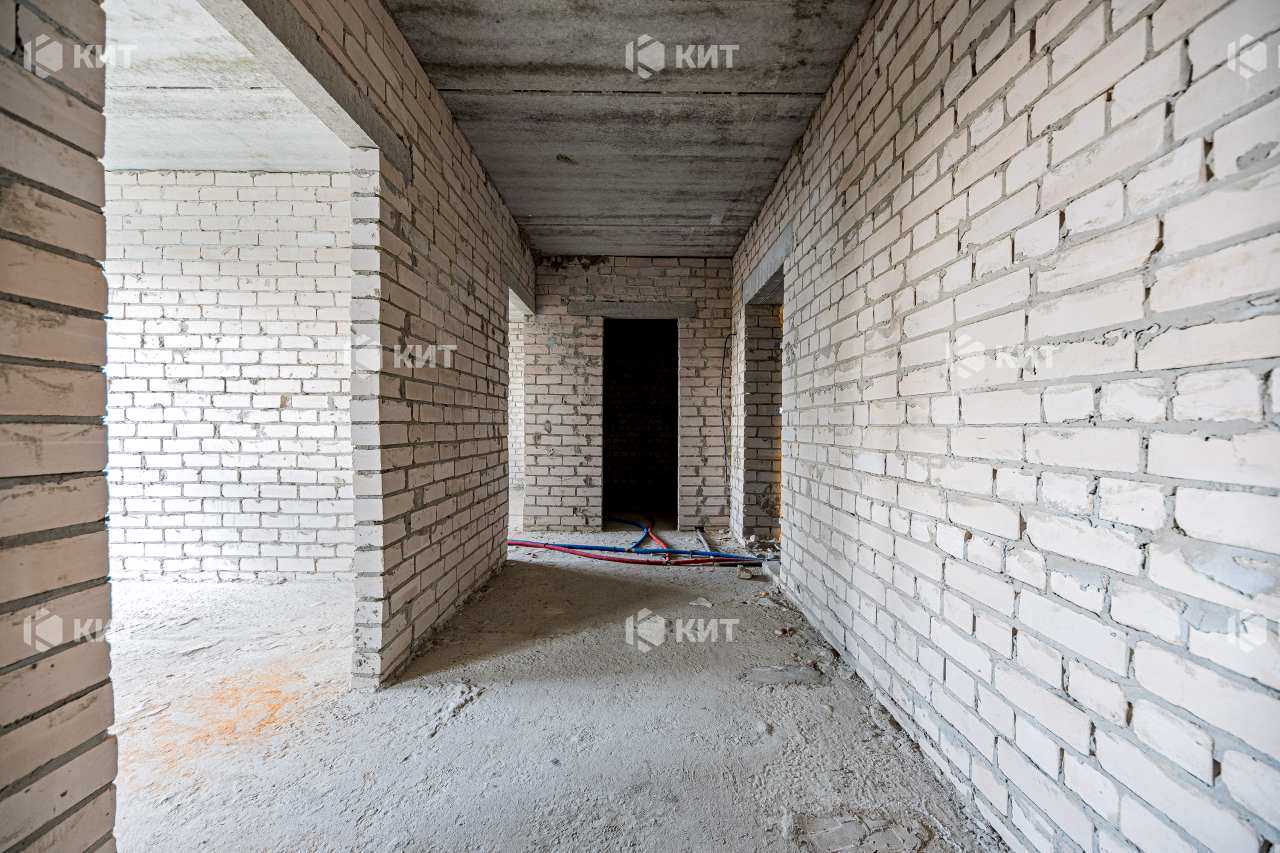 1872686855338825