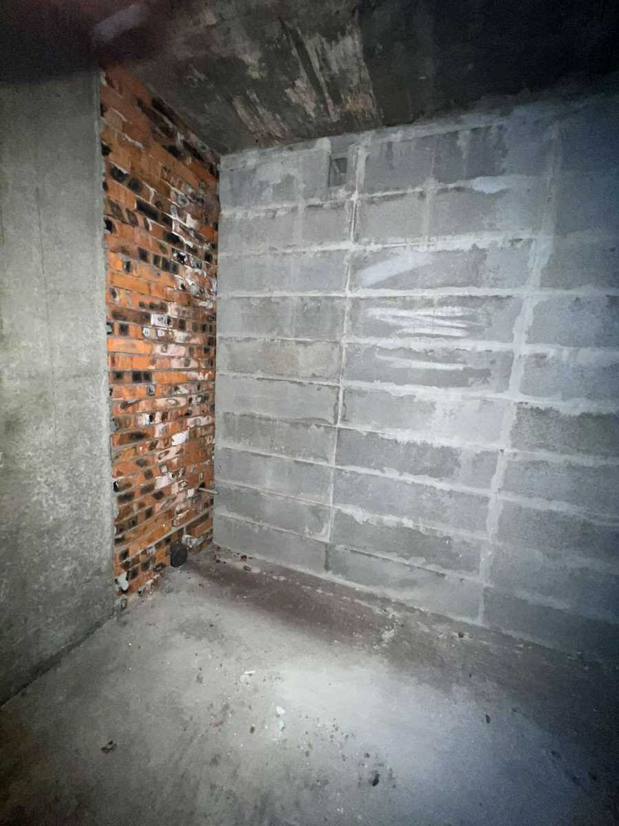 1872687407483800