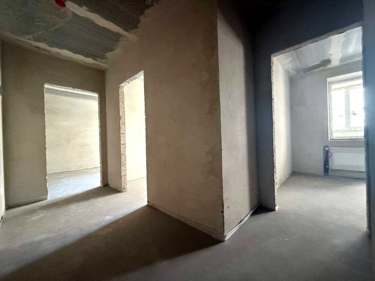 1872692900083643