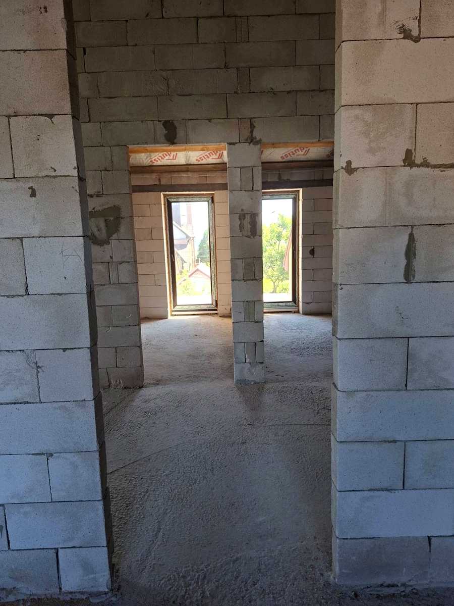 1872693162516102