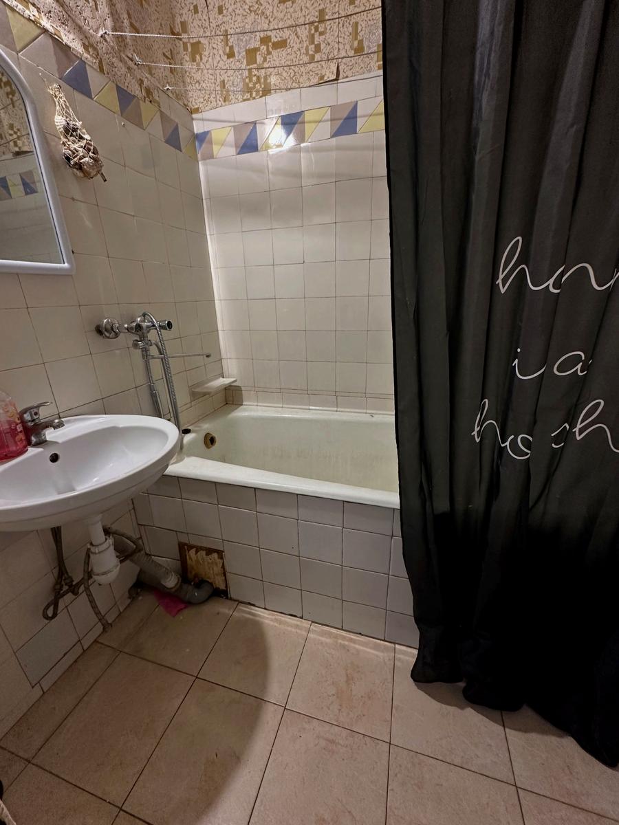 1872705237636842
