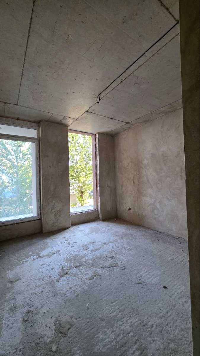 1872725776375983