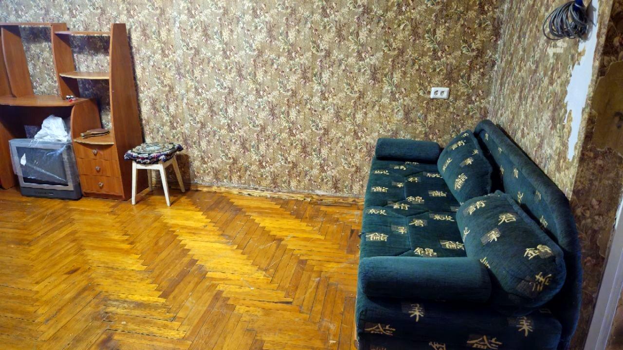 1872748845367046