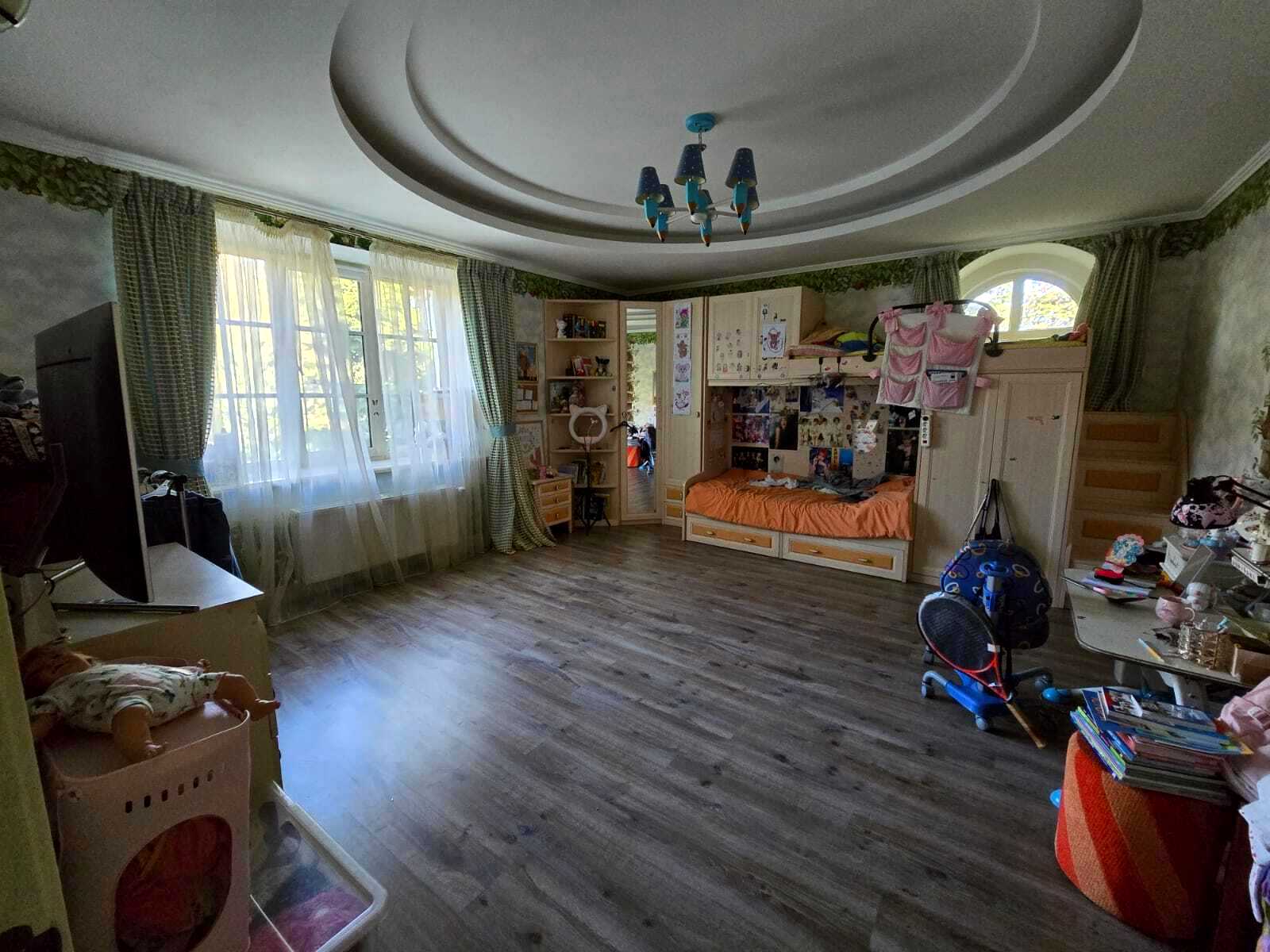 1872754838610898