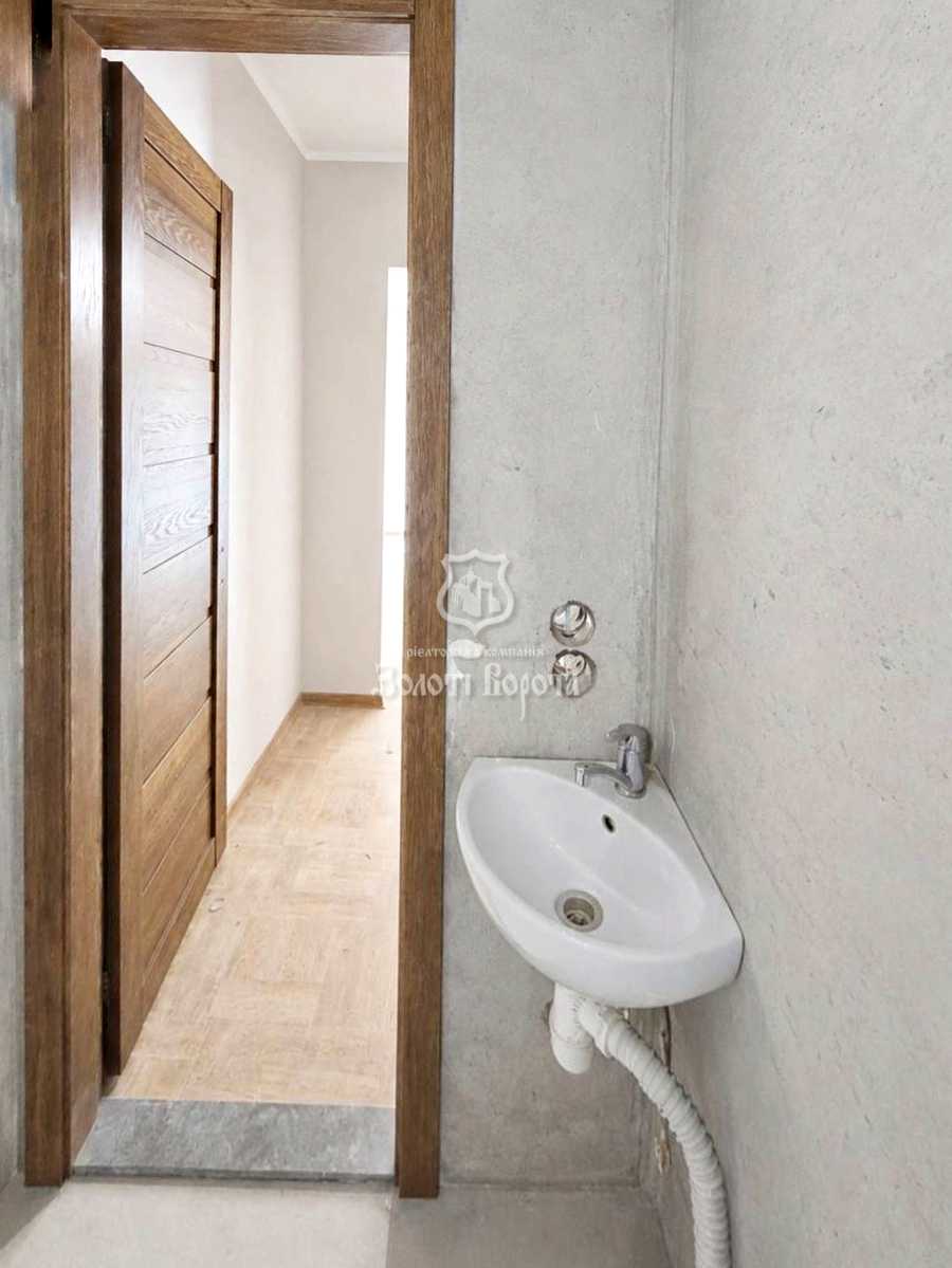 1872757605358537