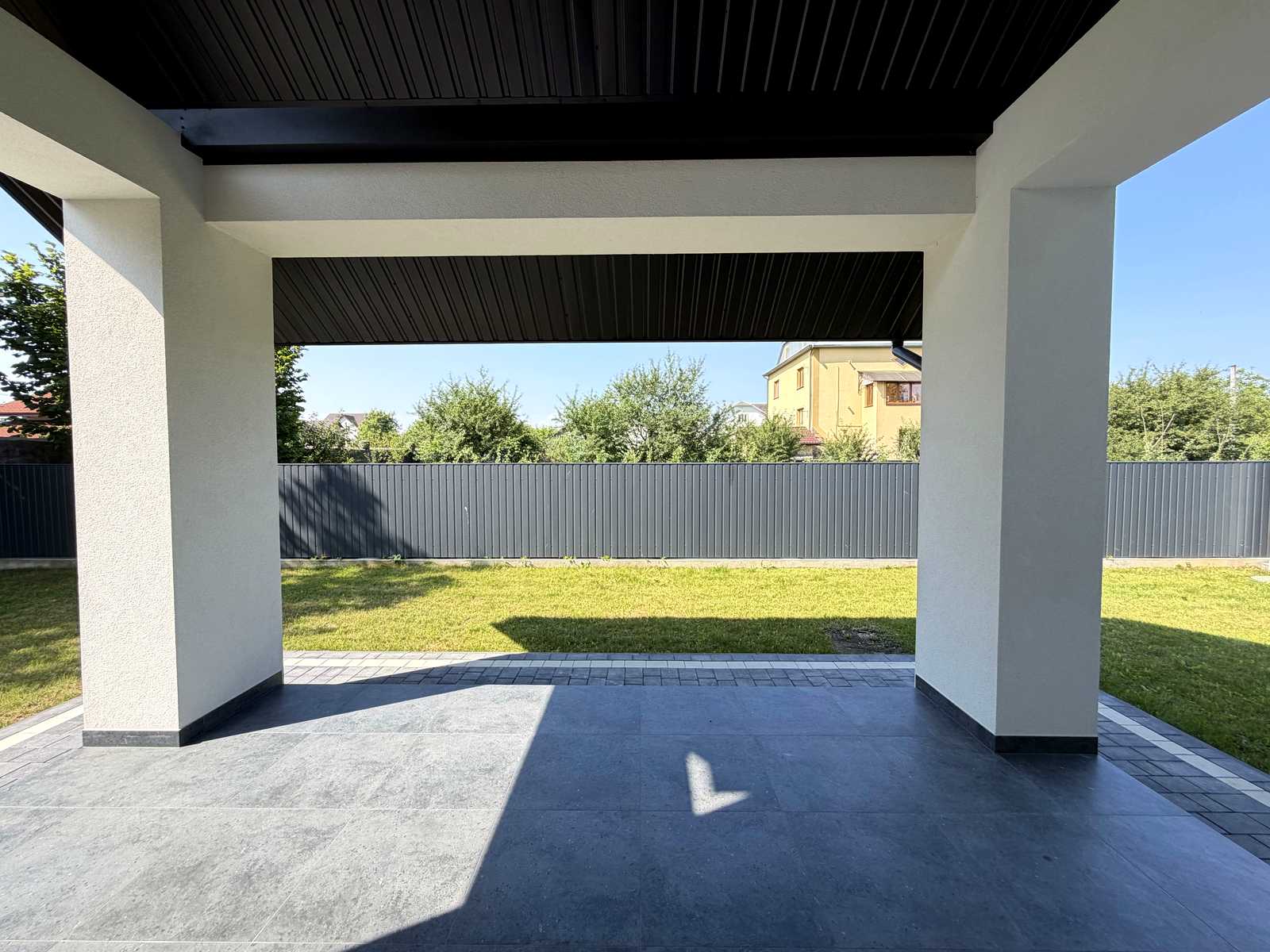 1872763310837293