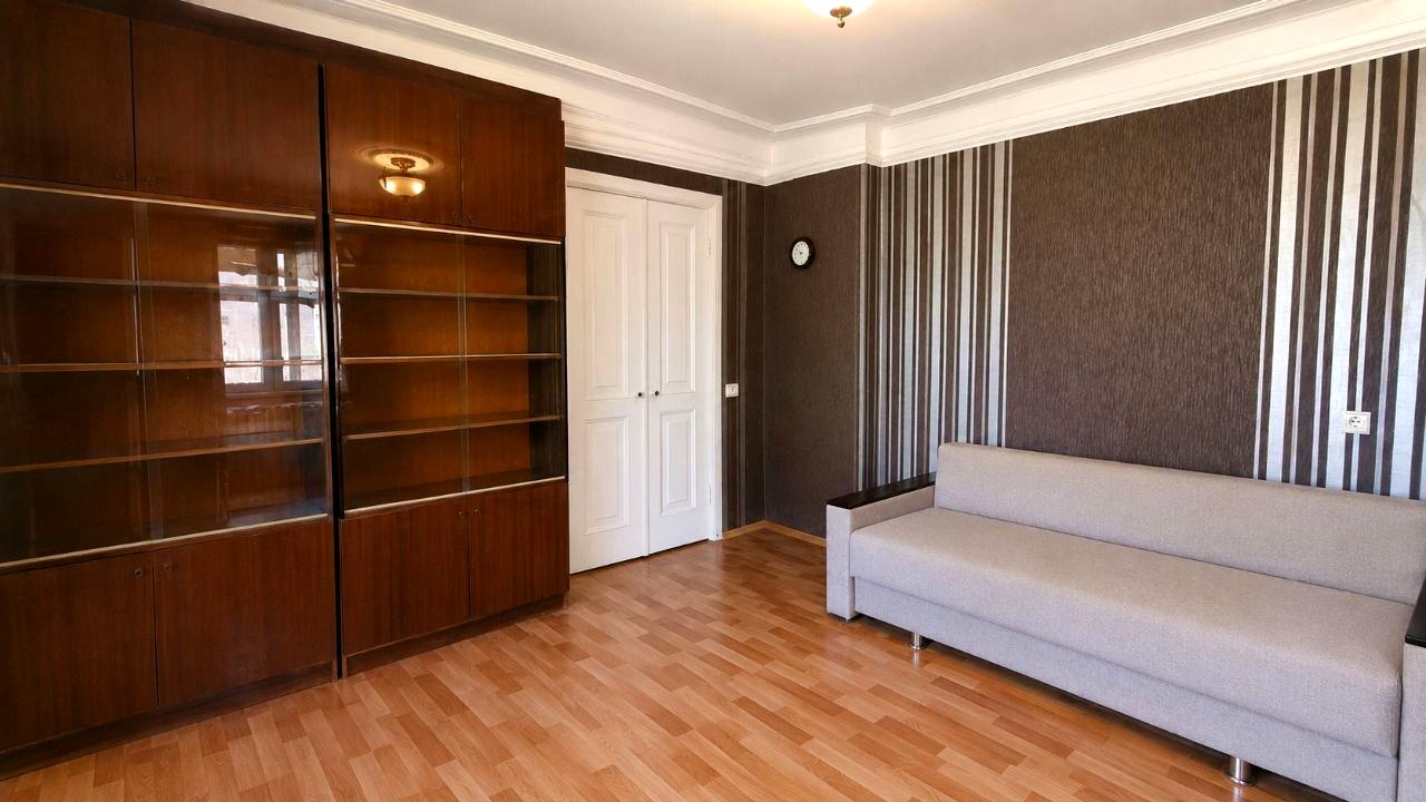 1872767701032505
