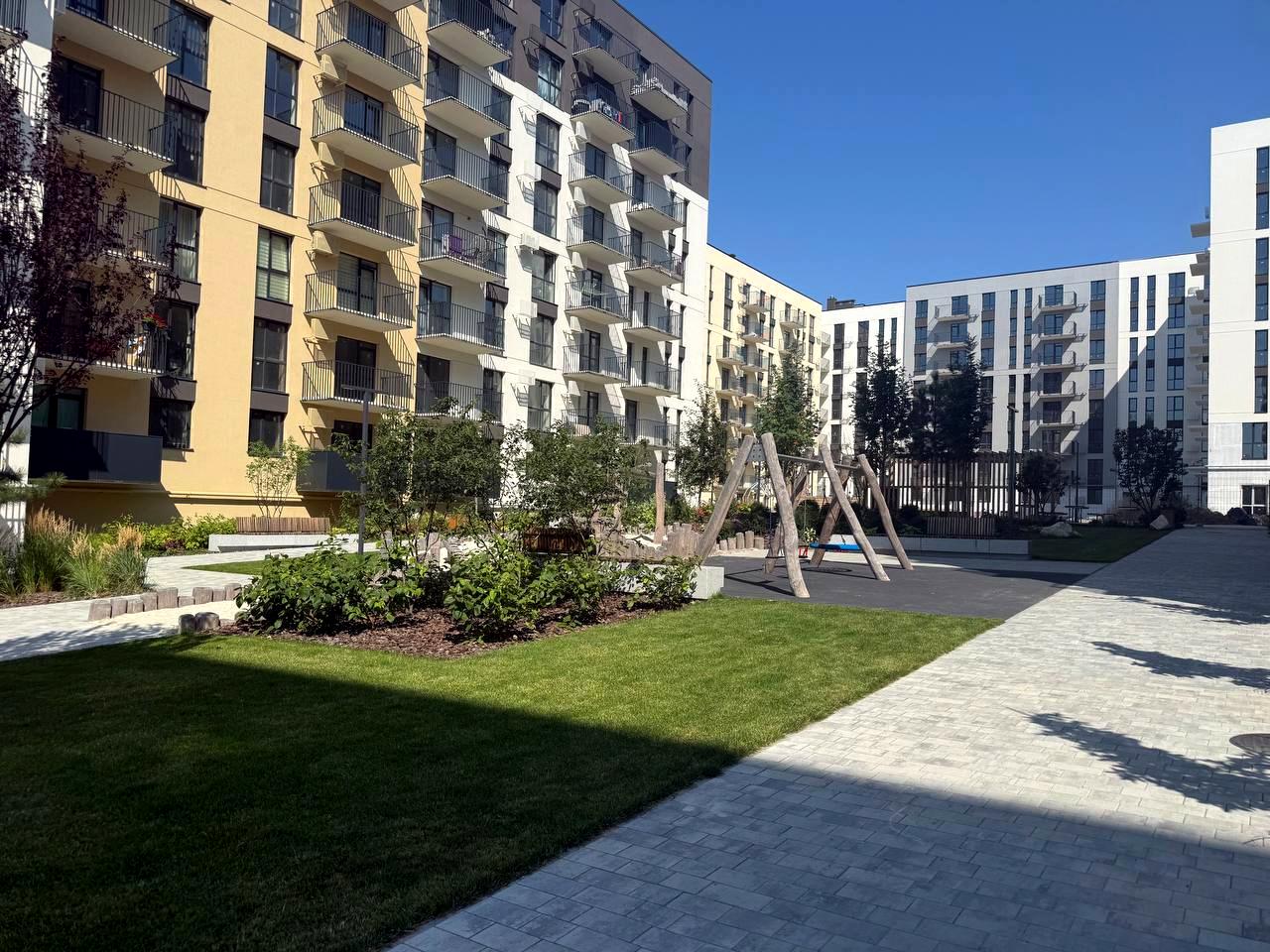 1872770853589755