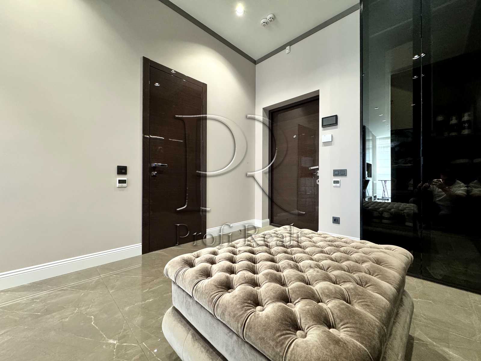 1872776546002701