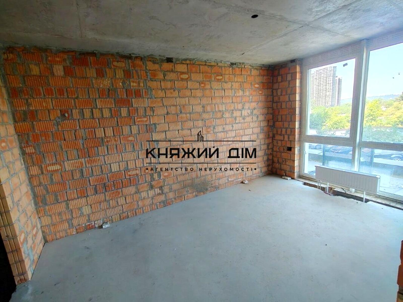 1872779965565985