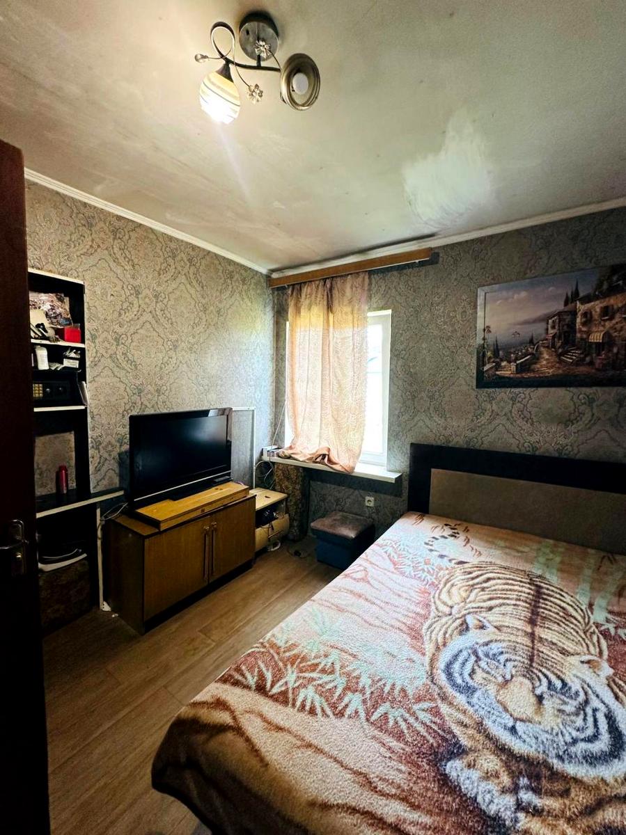 1872781425275093