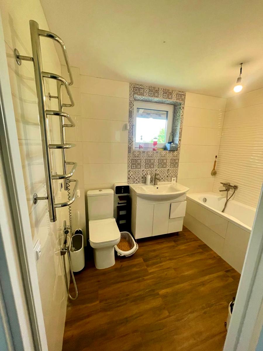 1872785871097986
