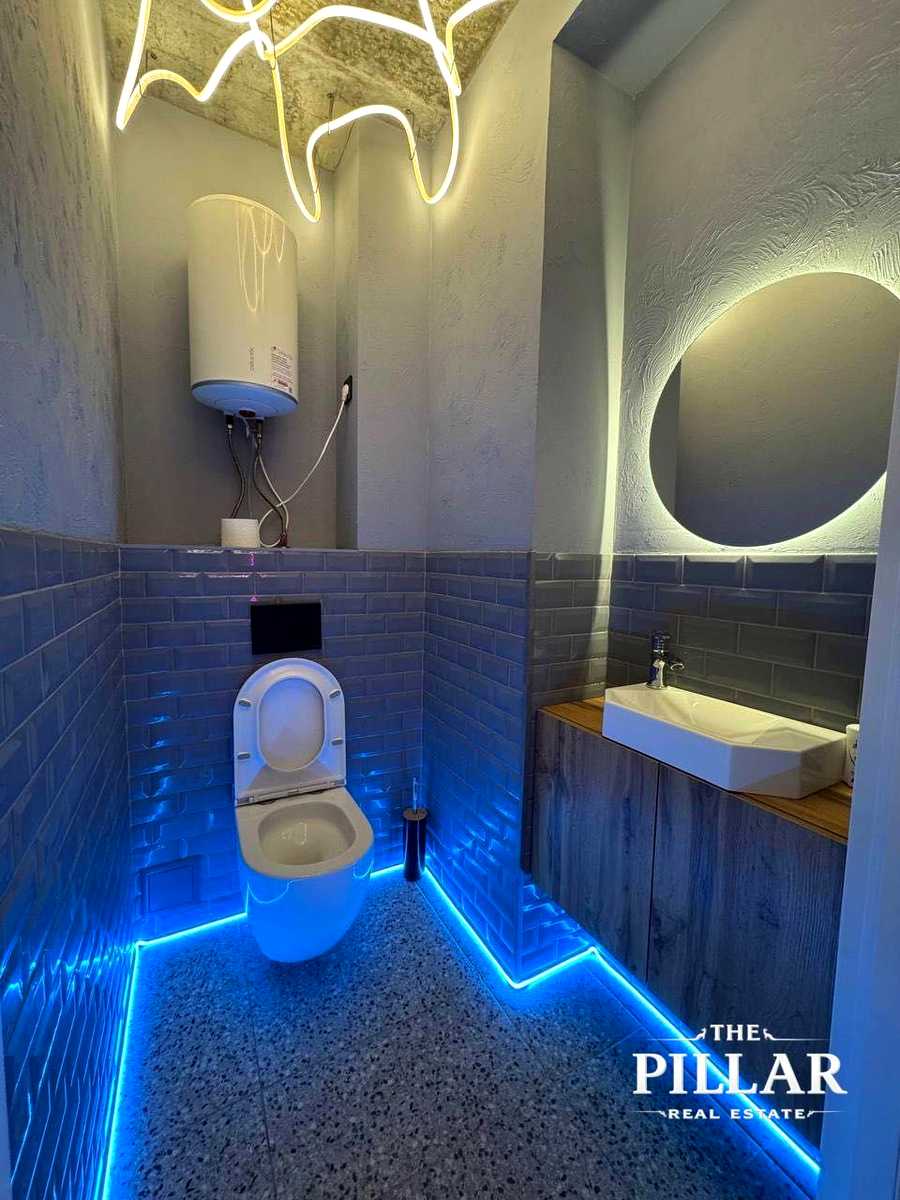 1872788853710259