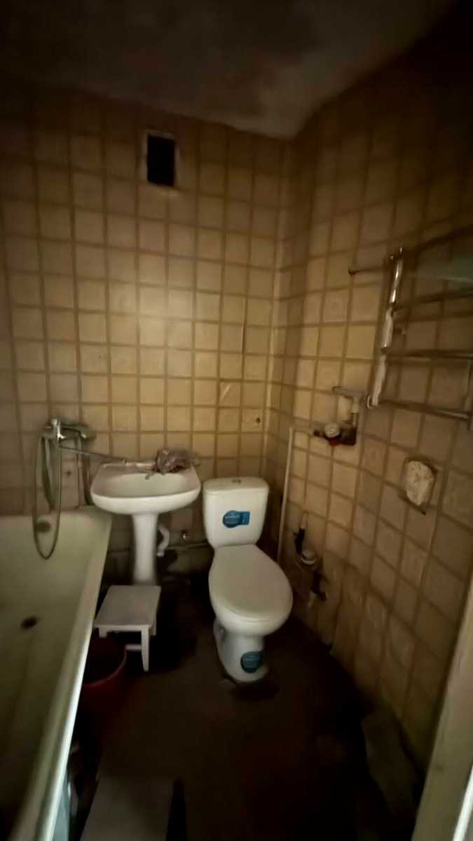 1872797618870893