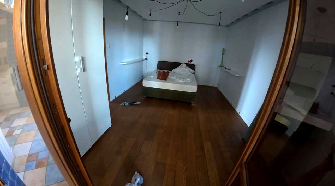 1872800020957401