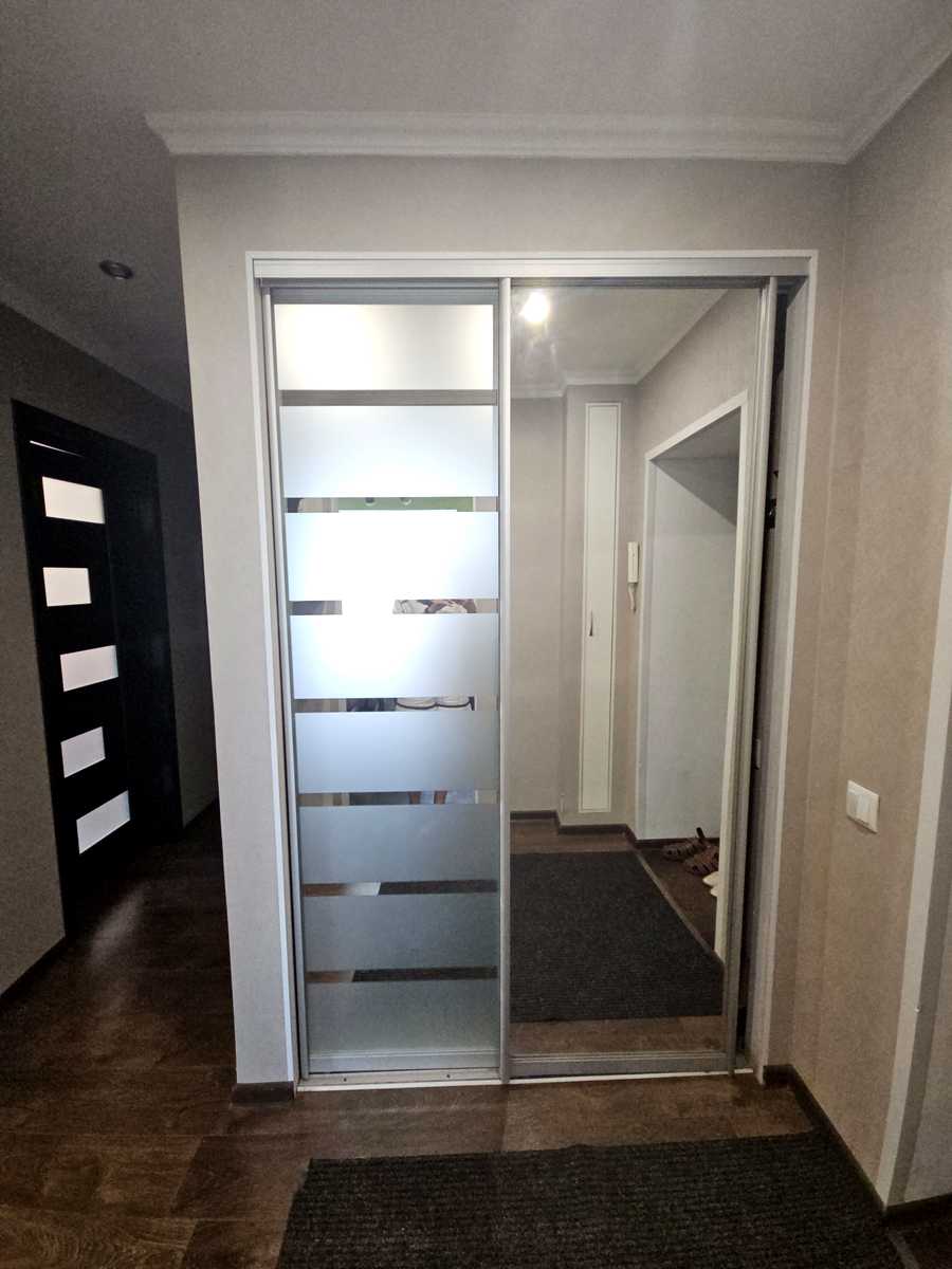 1872806293600837