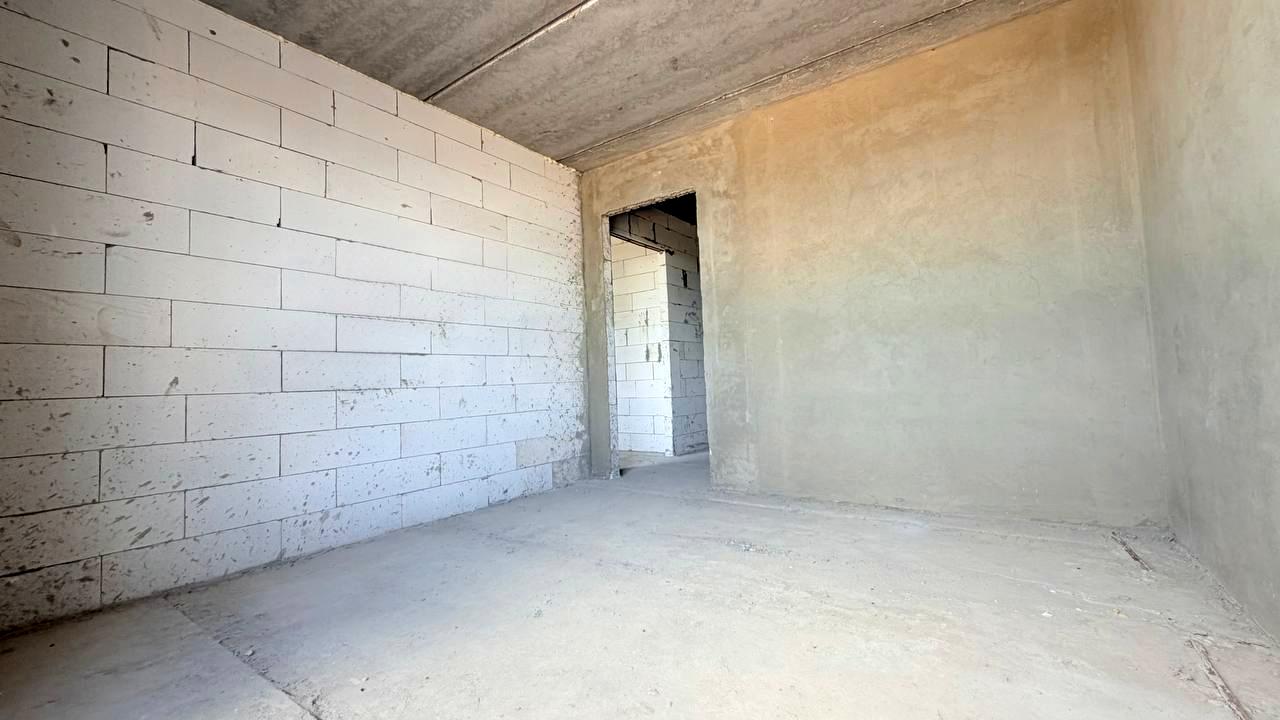 1872812084286705