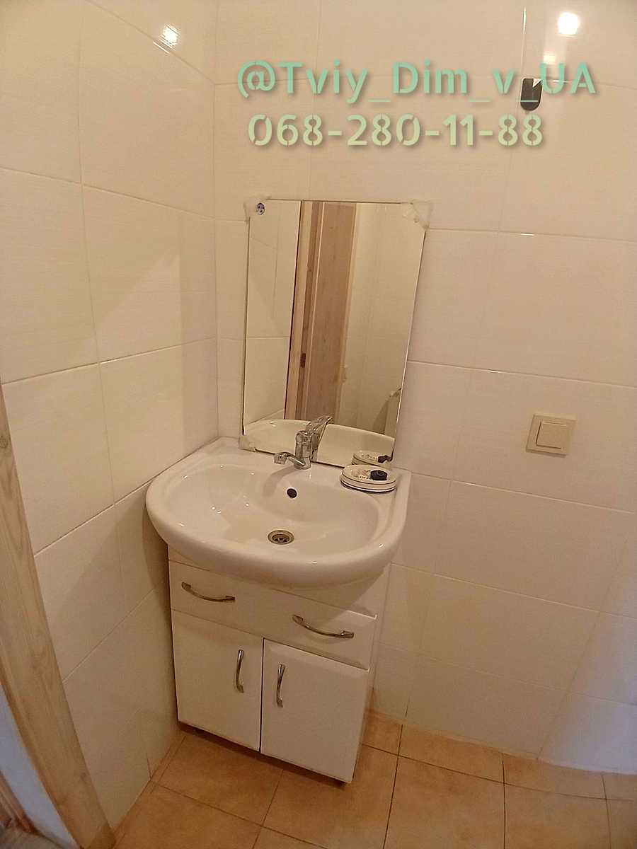 1872845215096585