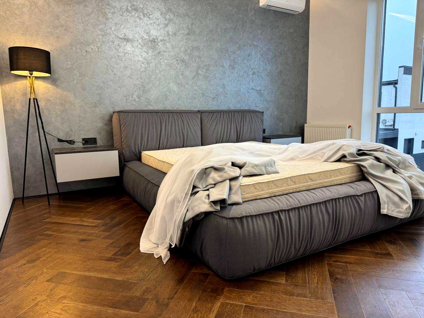 1872851695342944