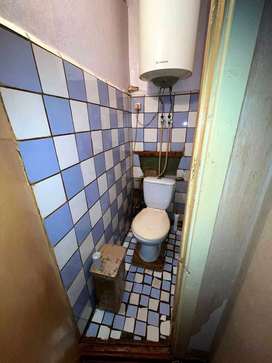 1872852009682432