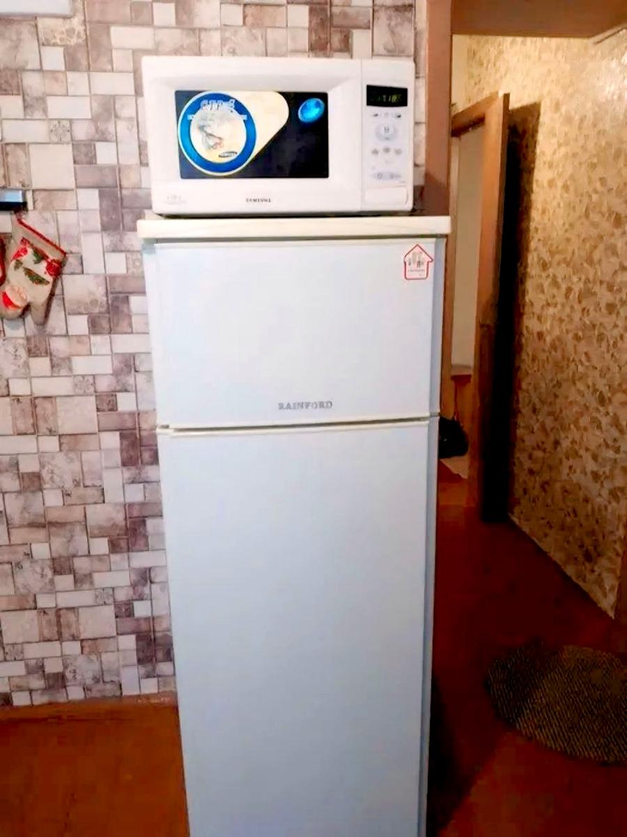 1872854857708517