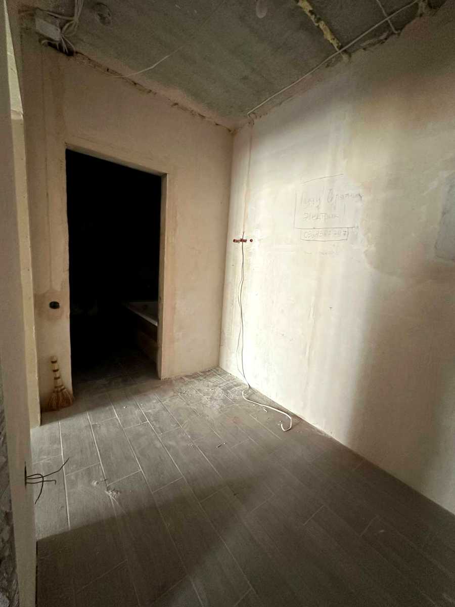 1872855806877233