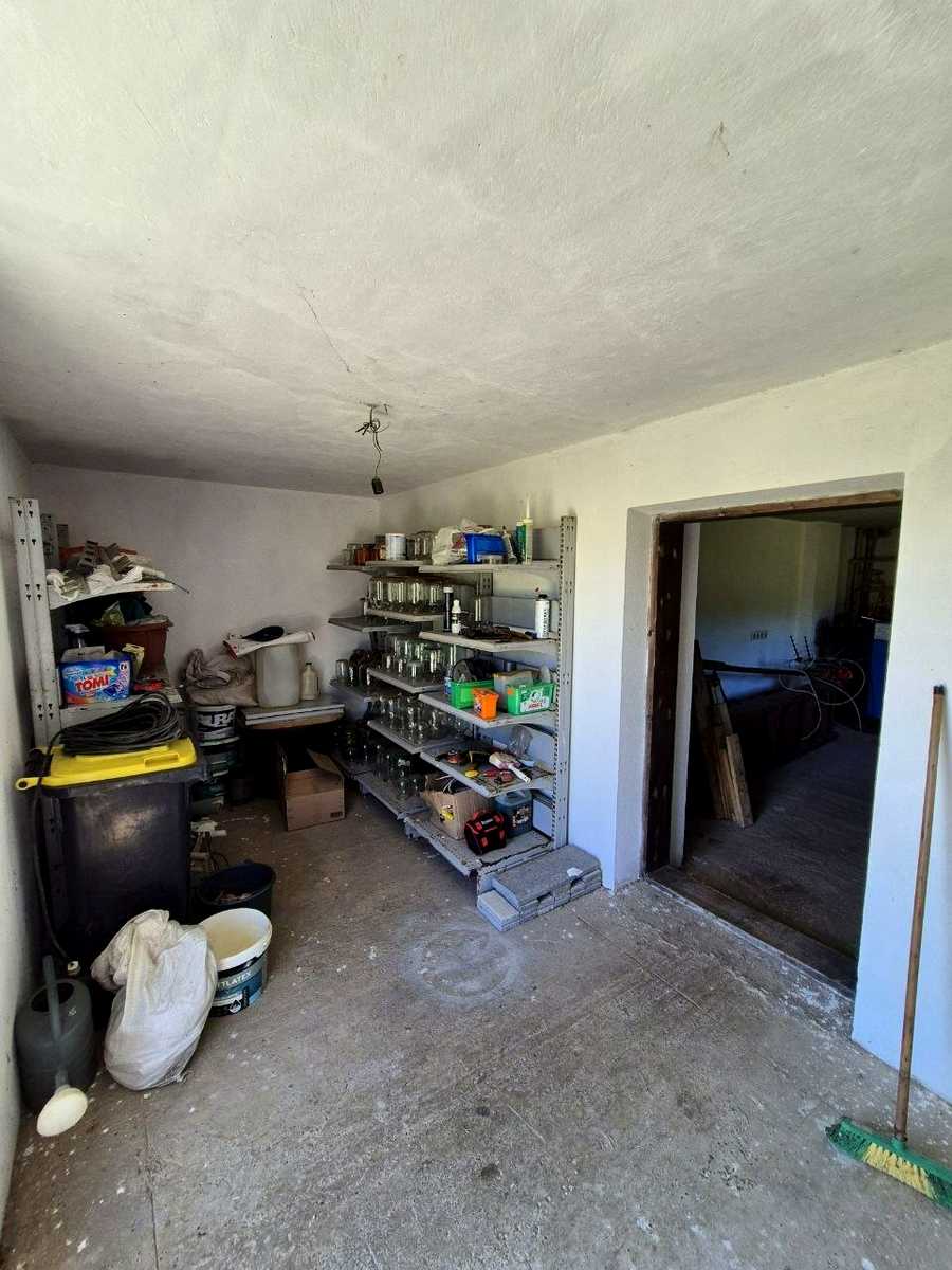 1872856050857362