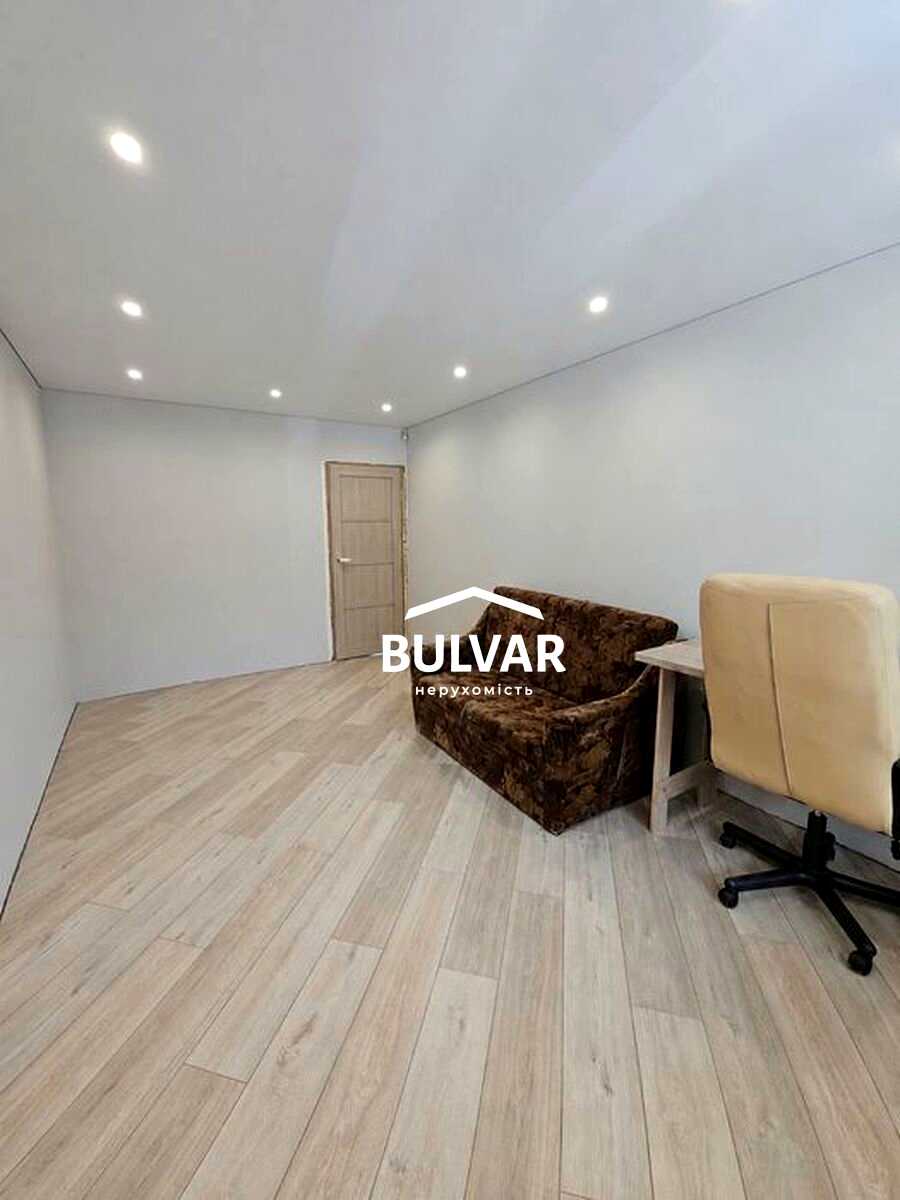 1872857652285847