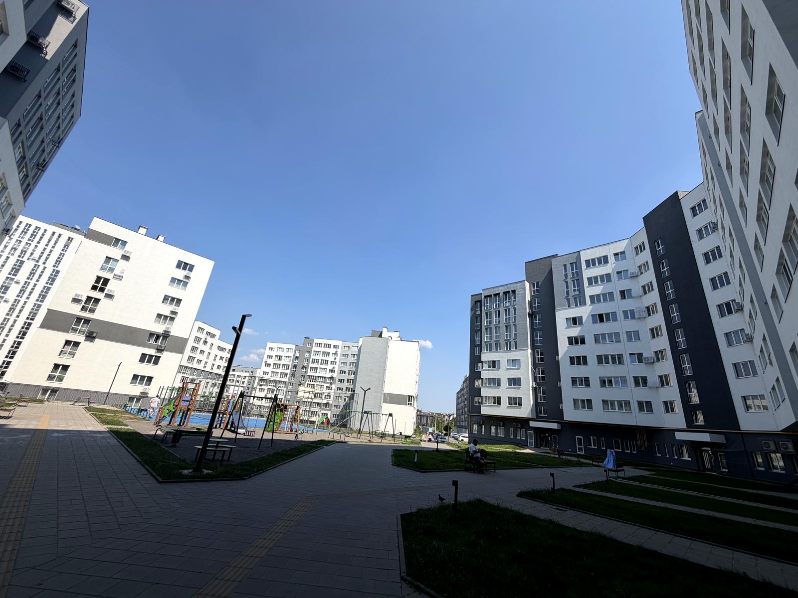 1872858581684727