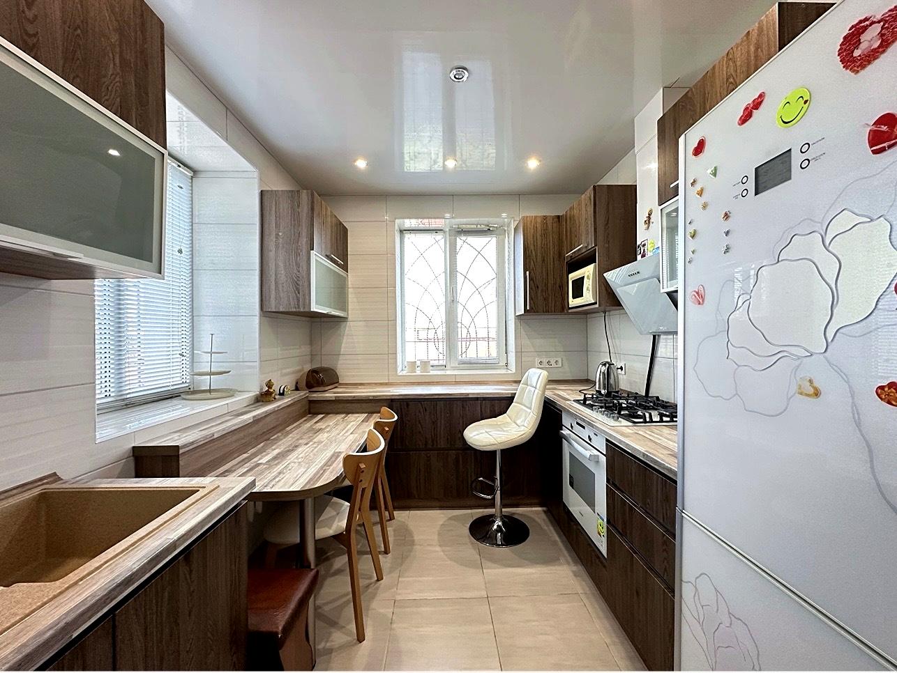 1872862401718984