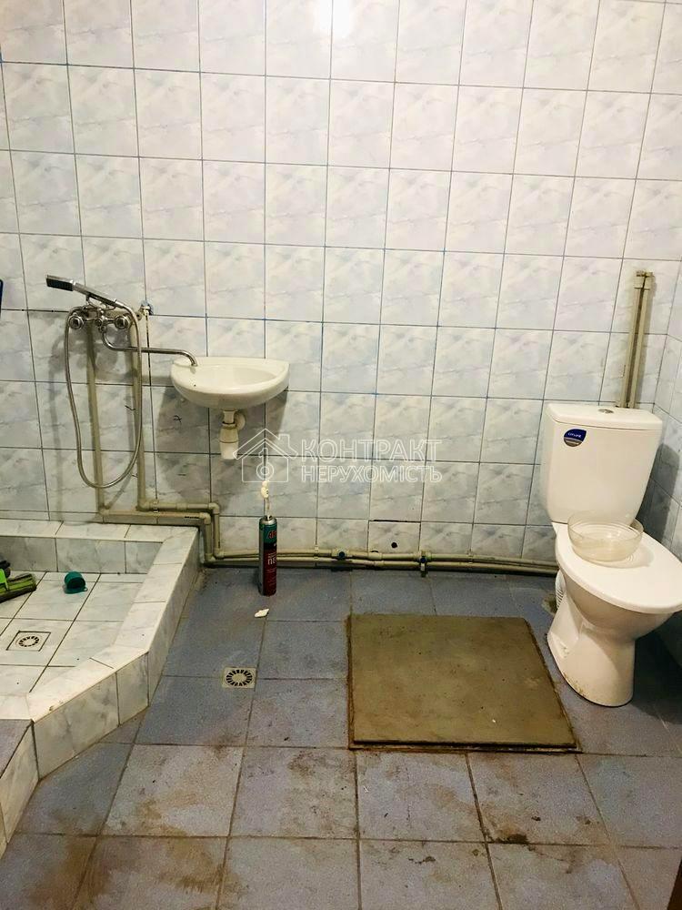 1872862728650228