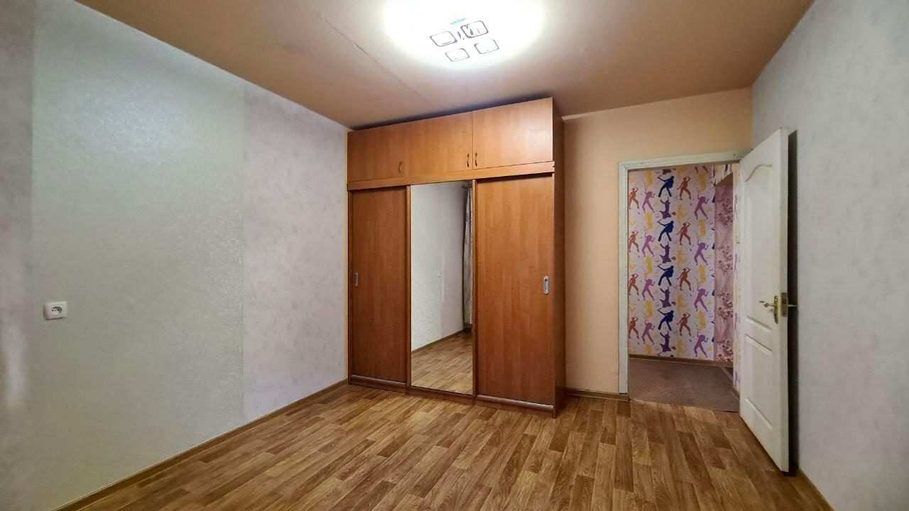 1872866984988988