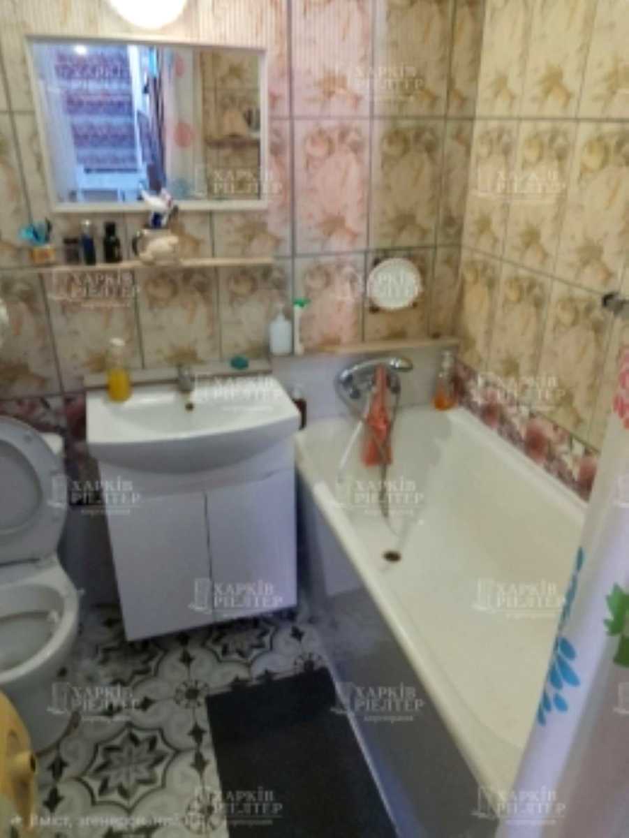 1872869161215301