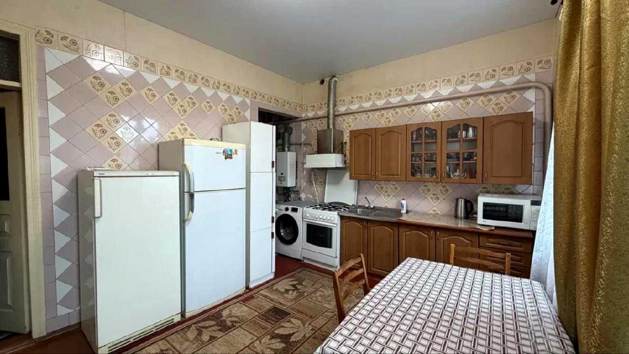 1872869397598834