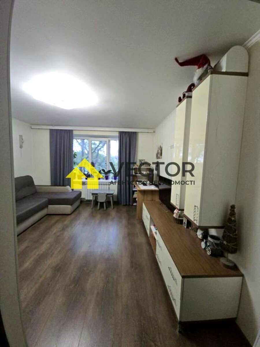 1872872405009593