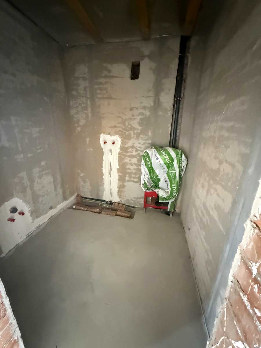 1872872778886411