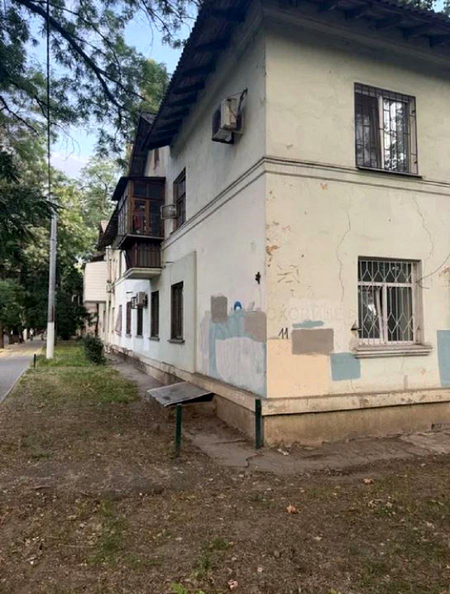 1872876537498518
