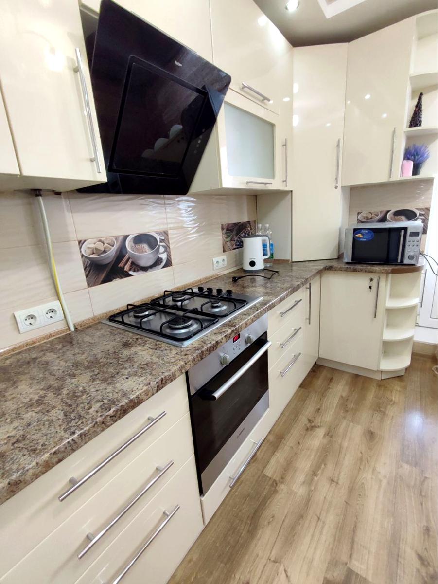 1872880209626884