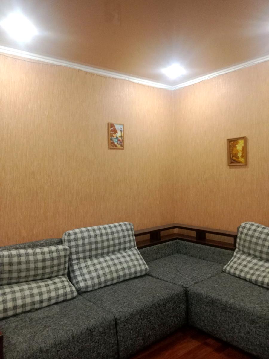 1872882703426353