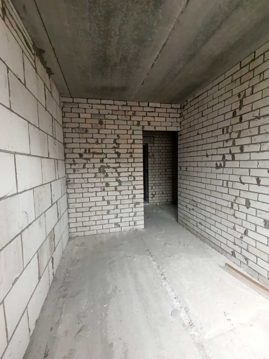 1872886476653035